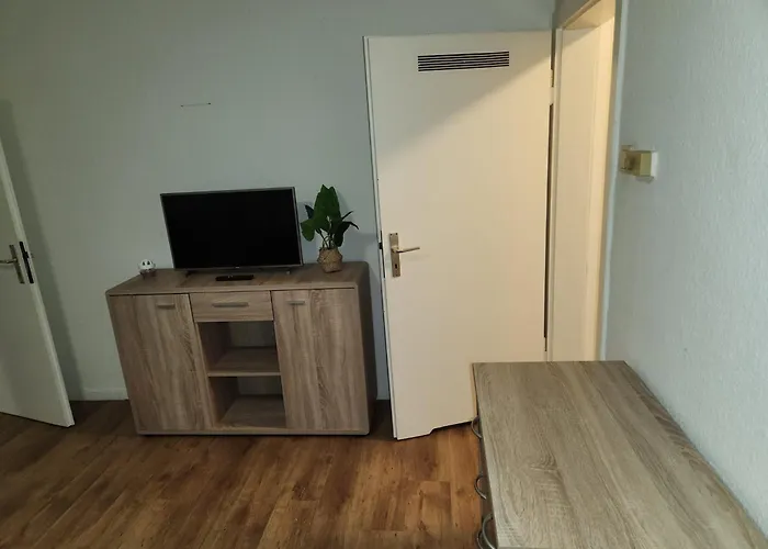 Monteurwohnung 2 in direkter Nähe zur Veltinsarena Apartment